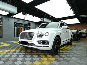 宾利添越施工菲林车衣隐形车衣