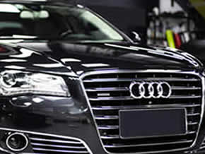 奥迪A8贴菲林车衣漆面膜效果